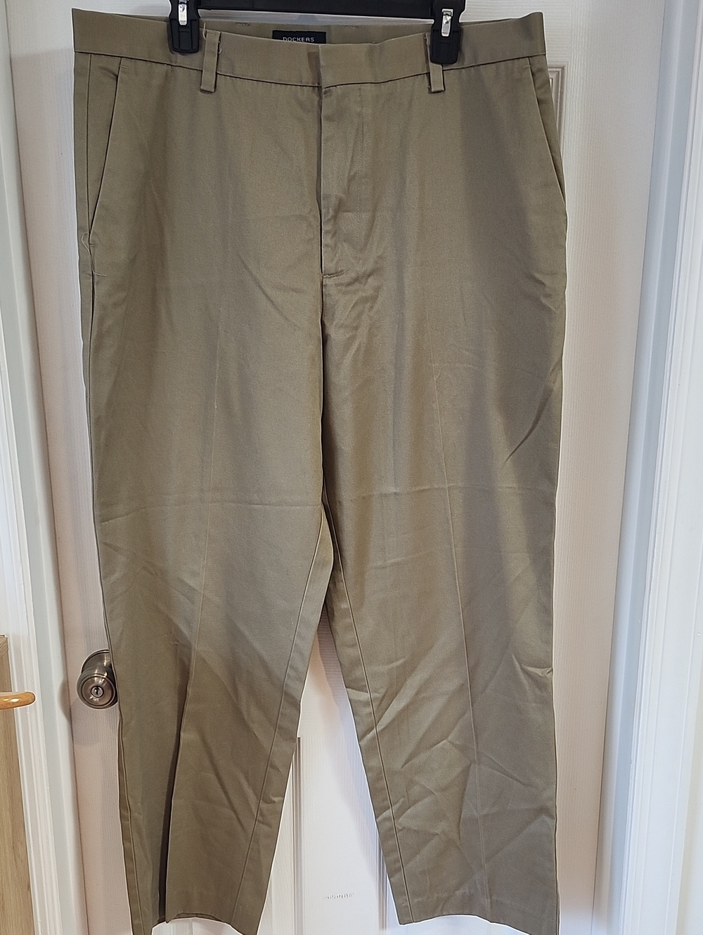Dockers Men's Olive Green Chinos
